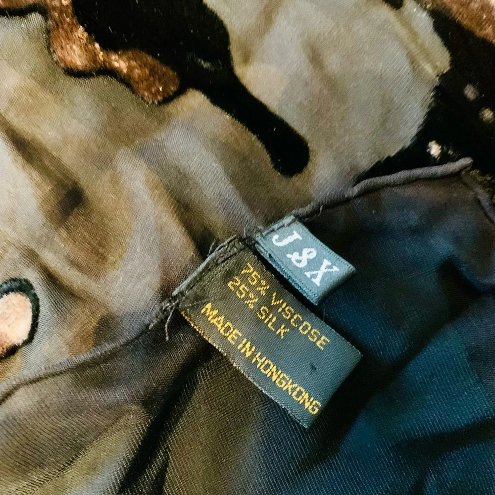 J & X silk velvet scarf accessory black maroon colored